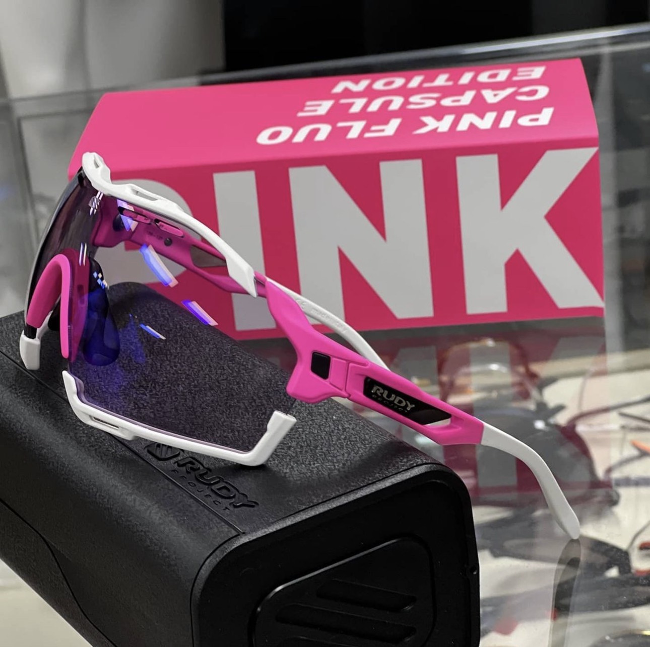 (CHÍNH HÃNG) CUTLINE PINK FLUO MATTE IMPACTX® PHOTOCHROMIC 2 LASER PURPLE